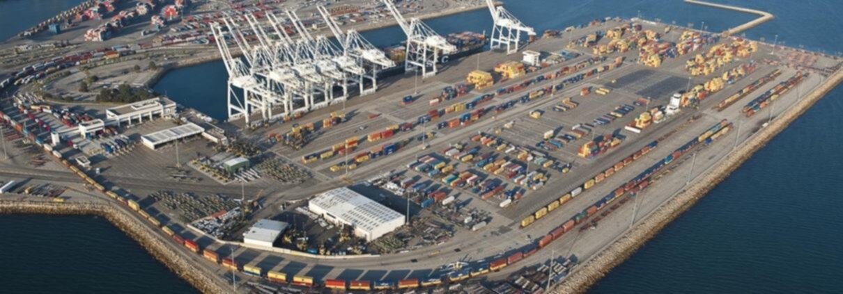 Chabar, porto internazionale sul golfo