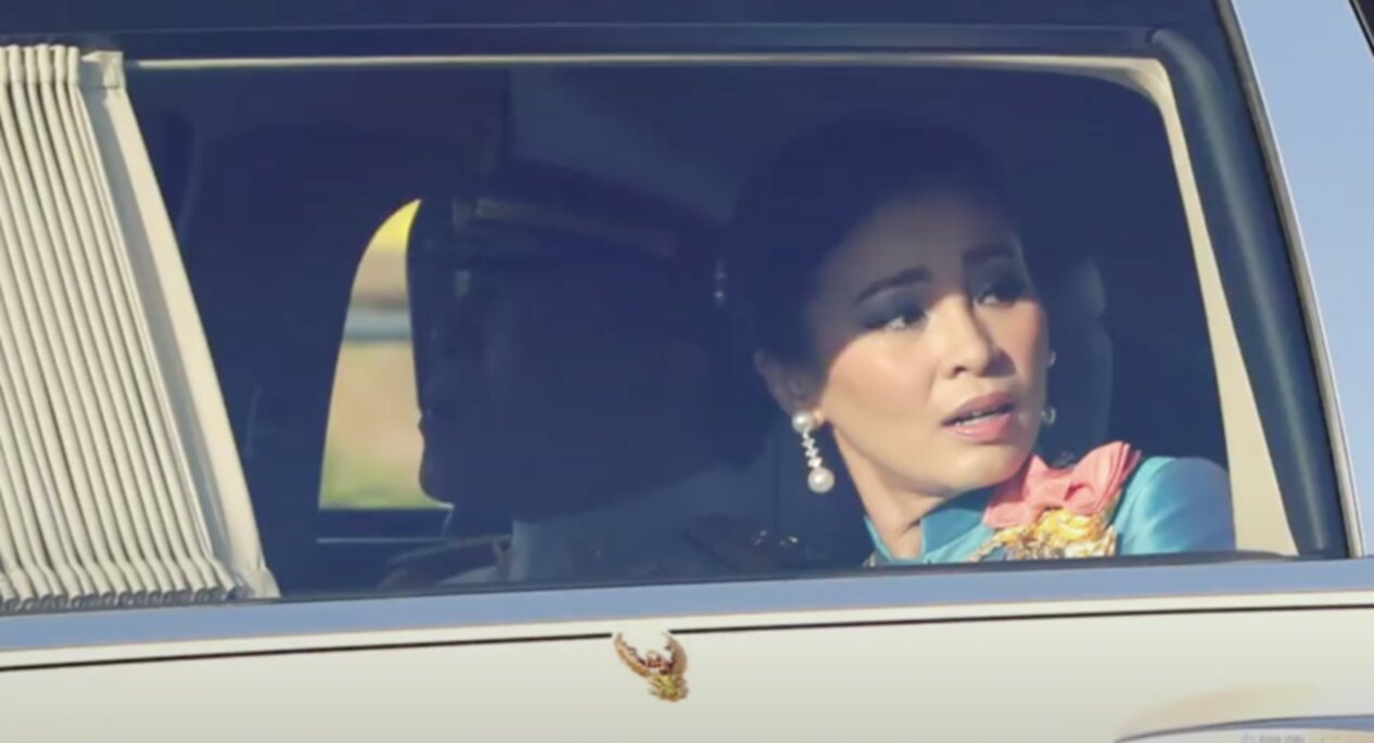 Sovrani tailandesi di passaggio a Bangkok