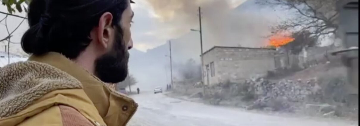 Gli armeni lasciano il Nagorno Karabach